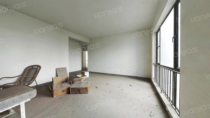 海阔天空A区二手房实景图