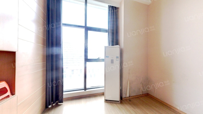 万美摩登中心二手房实景图