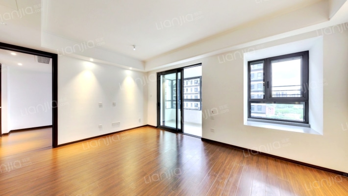 大华紫樾府二手房实景图