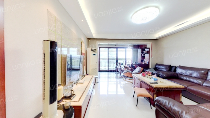 江畔豪庭二手房实景图