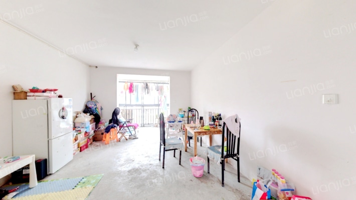 鸿泰苑三区二手房实景图