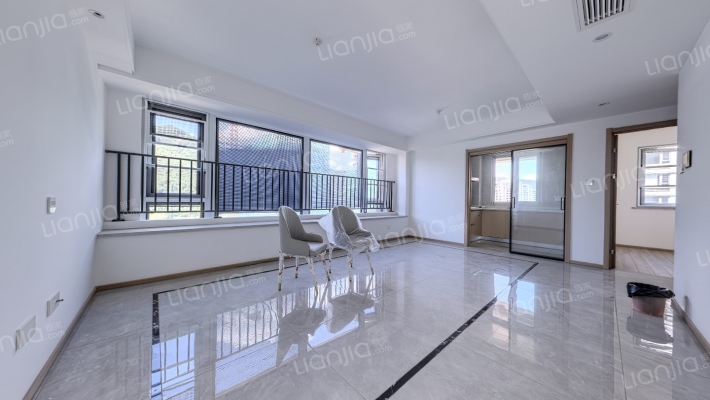 樾臻府二手房实景图