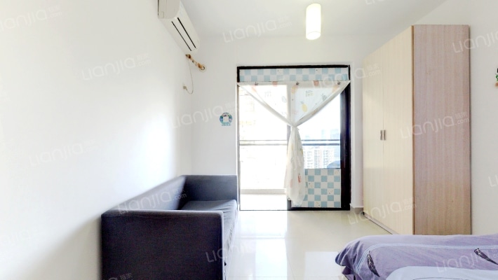 前海金岸二手房实景图