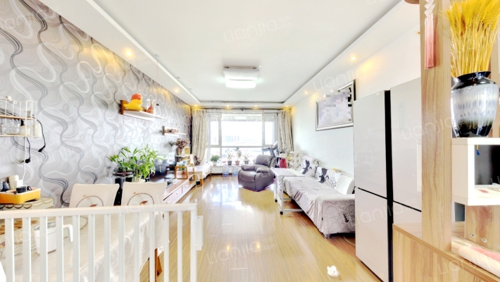 中铁国际花园二手房实景图