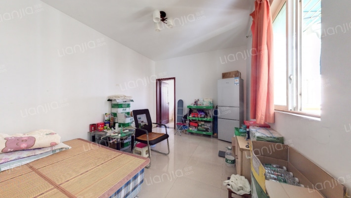 蜂巢小区二手房实景图