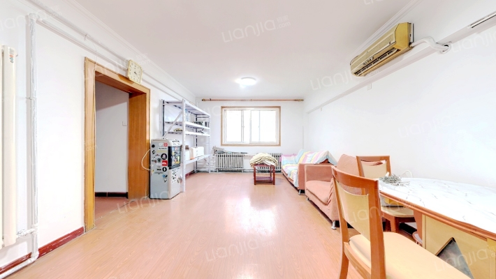 鲁能经纬大厦二手房实景图