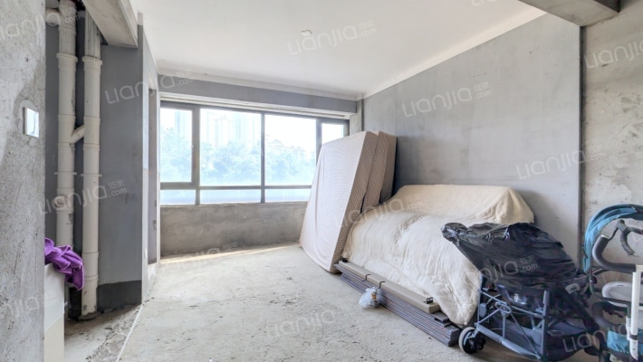 绿城高尔夫小镇二手房实景图