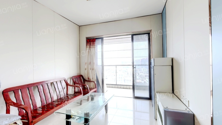 华盈四季阳光二手房实景图