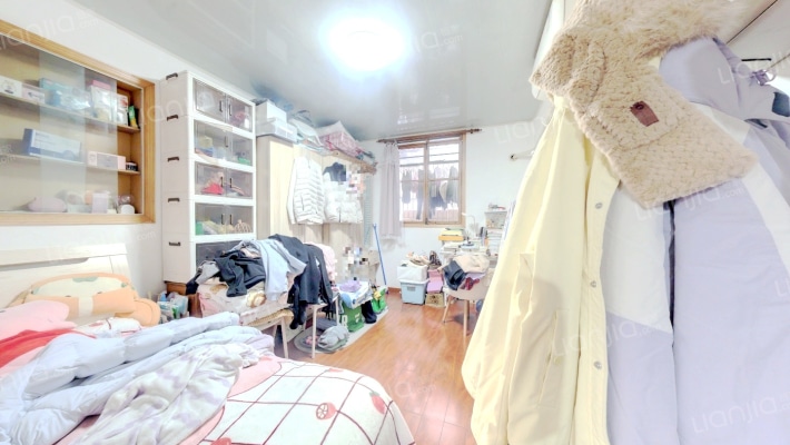 鞍山路215弄二手房实景图