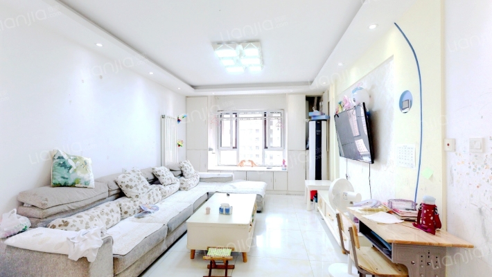 绿地新里梵尔赛公馆二期二手房实景图