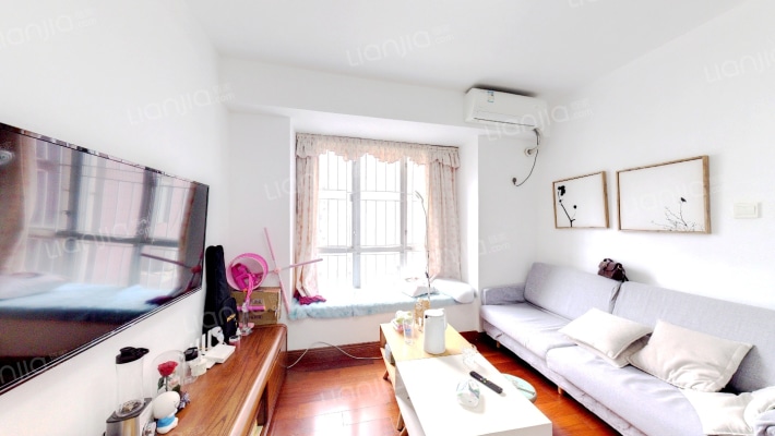 彩天名苑二手房实景图