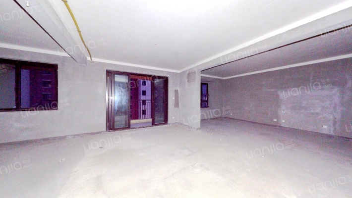 雅海苑二手房实景图