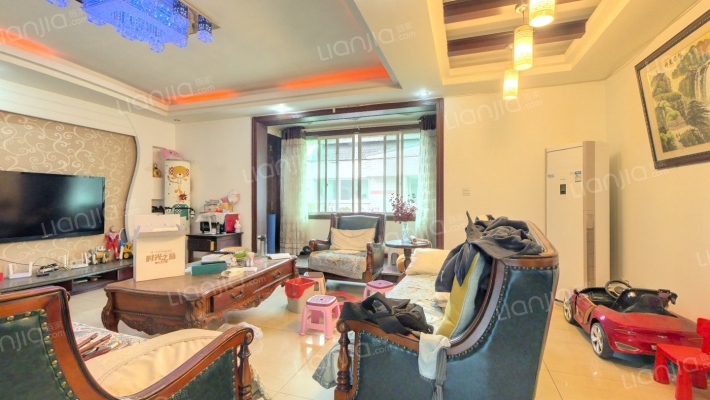 彩虹大道南段196号二手房实景图