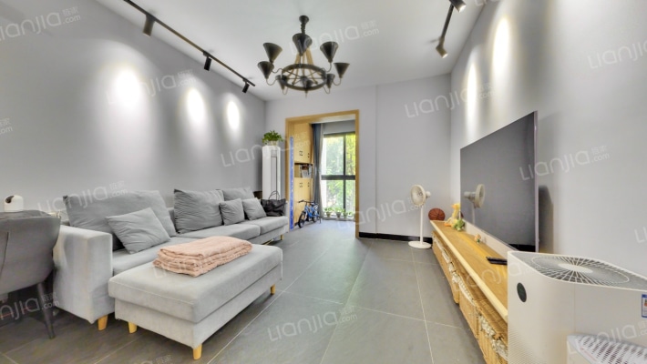 成发莱茵北郡二手房实景图