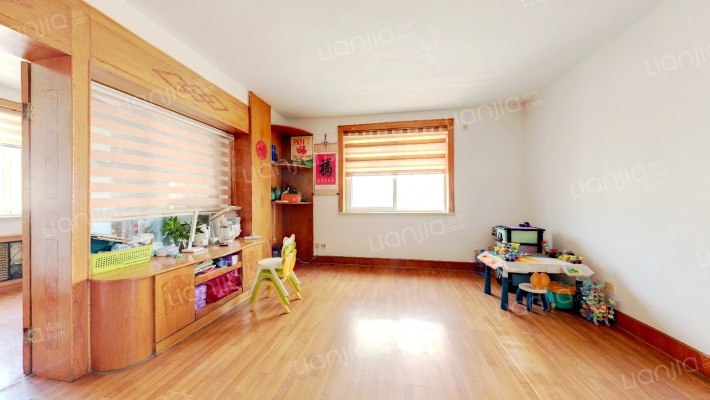 和平家园二手房实景图