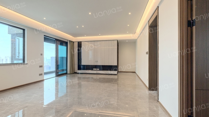 卓越云际二手房实景图