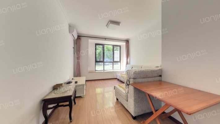 东亚朗悦居二手房实景图