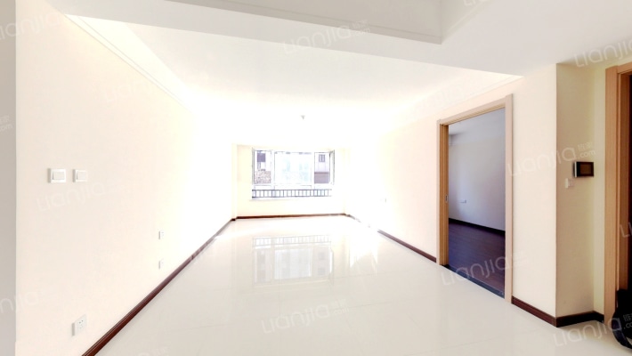 保利罗兰A3区二手房实景图