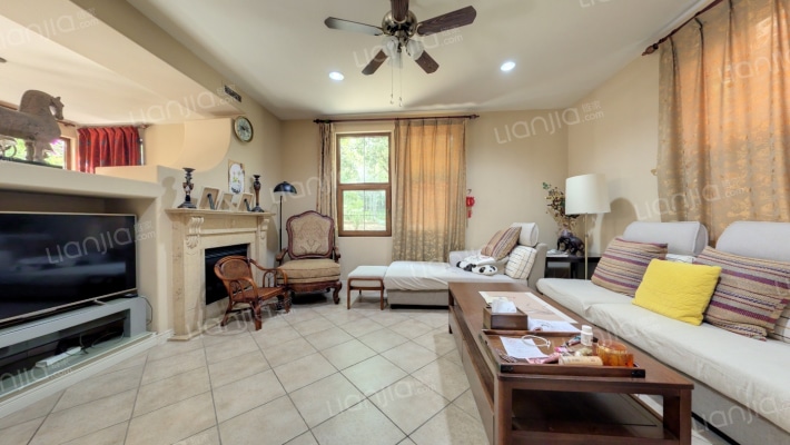 麓山国际逸翠谷二手房实景图