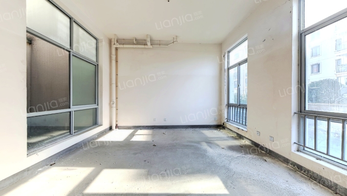 大众湖滨雅园二手房实景图