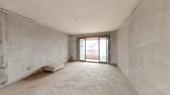 绿地悦城A区二手房实景图