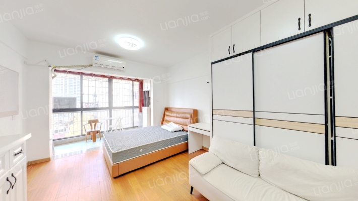 宝马花园二手房实景图