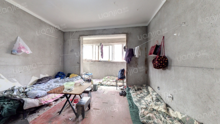 安泰新龙小区二手房实景图