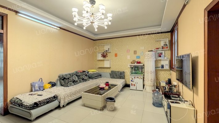 荣立公寓二手房实景图