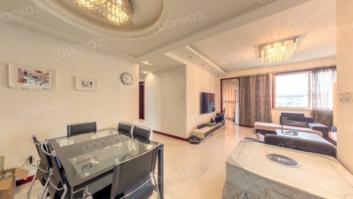 爱丁郡院二手房实景图