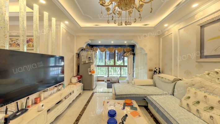 隆鑫爱琴海三期二手房实景图