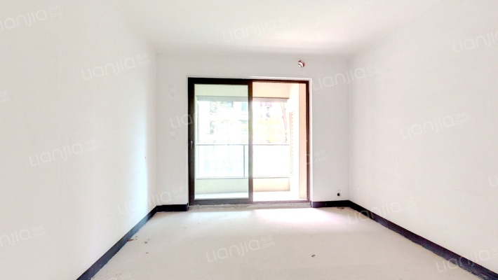 芷岸小区二手房实景图