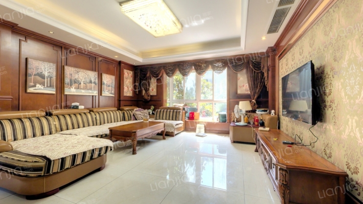 堤亚纳河谷二手房实景图