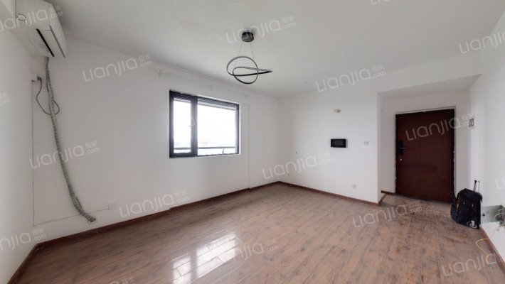 新南中心二手房实景图