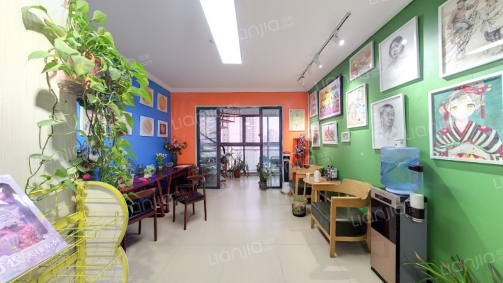 银海元隆广场B区二手房实景图