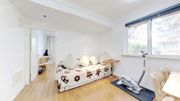 连波路228弄二手房实景图