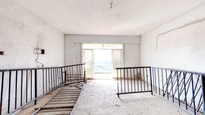 西湾恒信花园二手房实景图