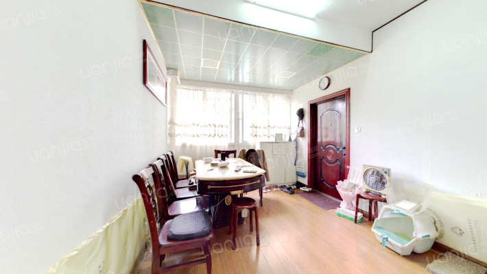 春晖社区迎春路二手房实景图