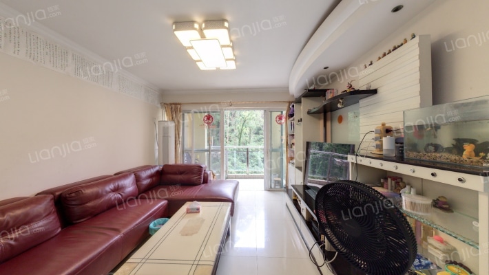 新世界鹿茵翠地二手房实景图