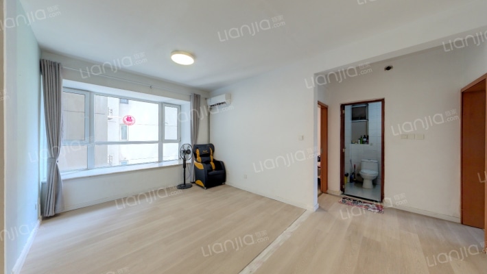 上层建筑二手房实景图