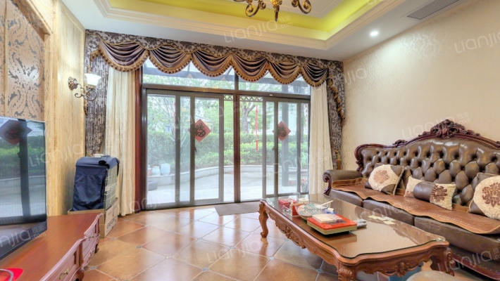 枫丹白露别墅二手房实景图