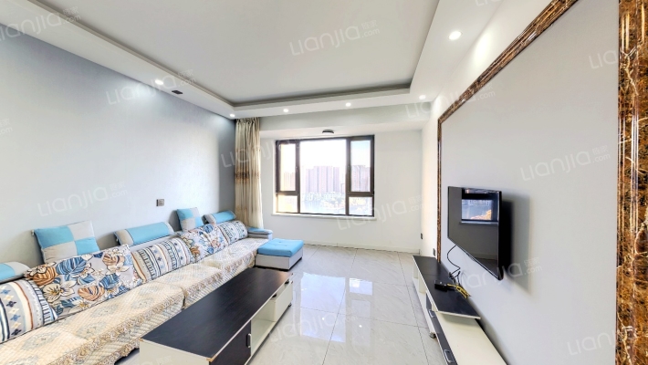 和泓长白府二手房实景图