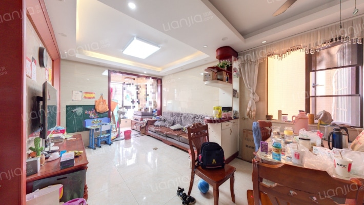 欧莱雅郡二手房实景图