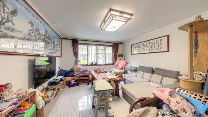 银杉路279号二手房实景图