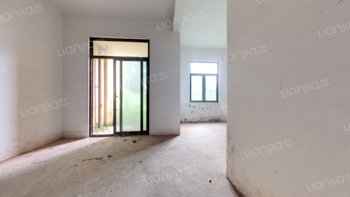 庆隆南山高尔夫国际社区叠滟岭二手房实景图