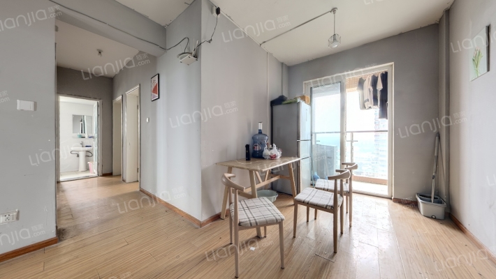 和信天骄府二手房实景图