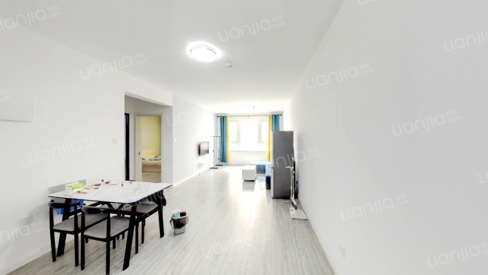 亚泰鲲鹏府二手房实景图