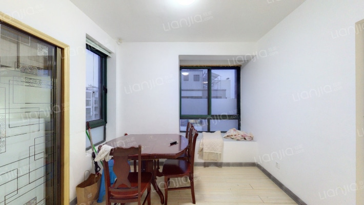 馨湖茗苑二手房实景图