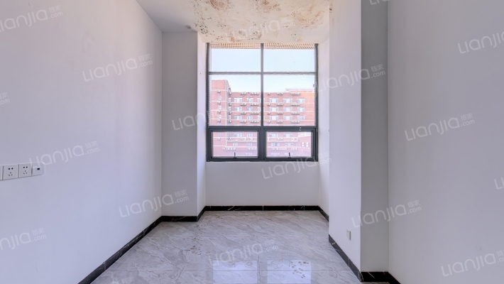 智创空间二手房实景图