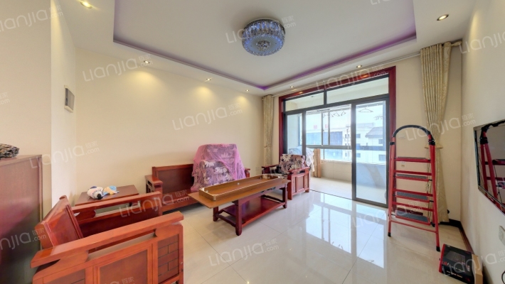 博泰魏玛峰尚二期二手房实景图