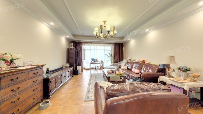 领秀翡翠山A区二手房实景图